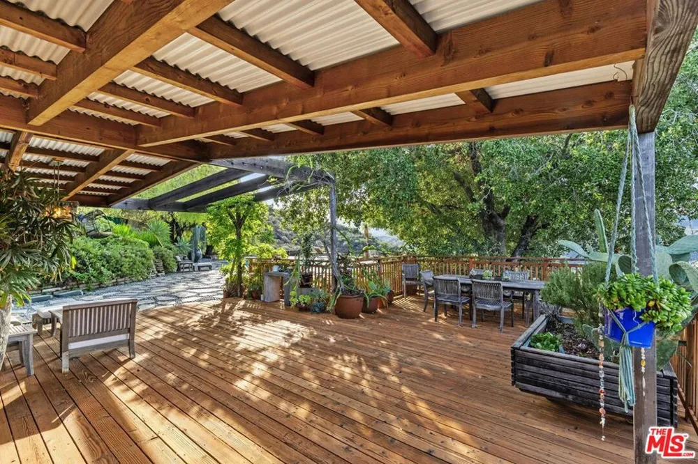 1551 Penny Road Topanga, CA 90290