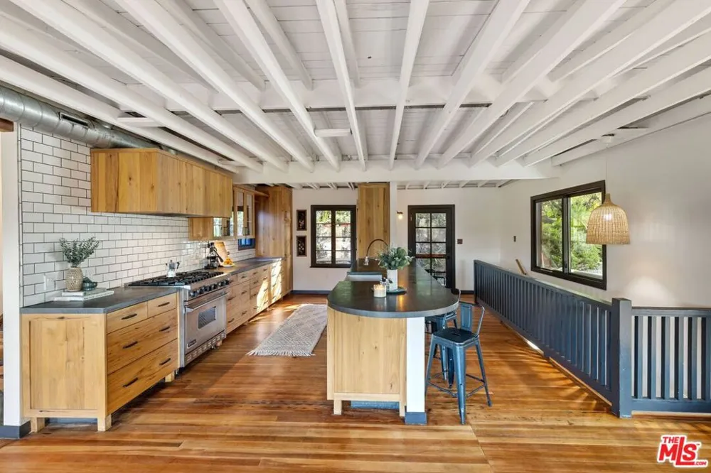 1551 Penny Road Topanga, CA 90290