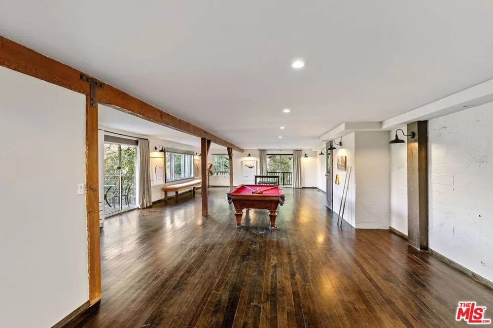 1551 Penny Road Topanga, CA 90290