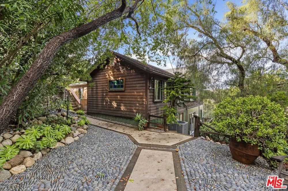 1551 Penny Road Topanga, CA 90290