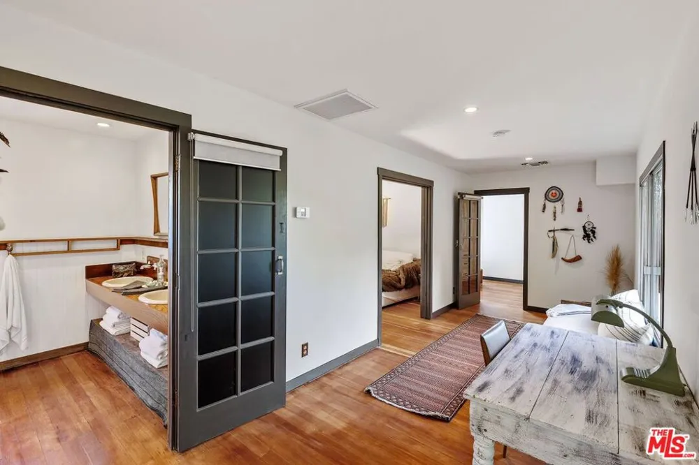 1551 Penny Road Topanga, CA 90290