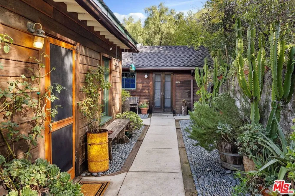 1551 Penny Road Topanga, CA 90290