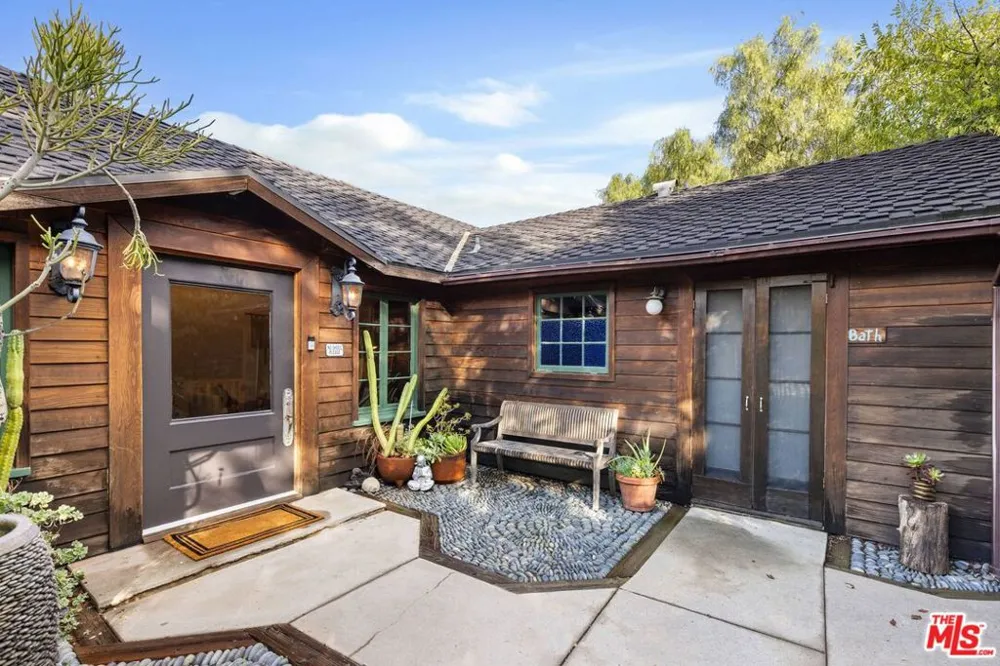 1551 Penny Road Topanga, CA 90290