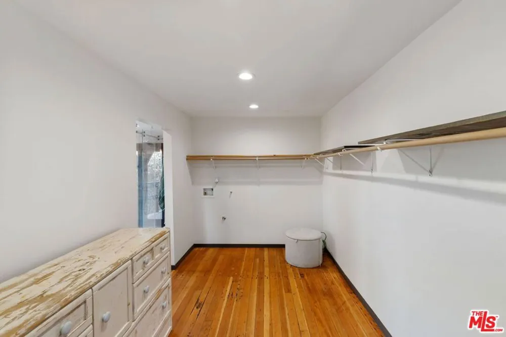 1551 Penny Road Topanga, CA 90290