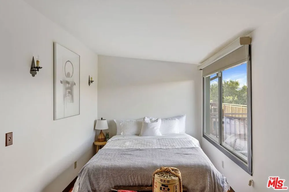 1551 Penny Road Topanga, CA 90290