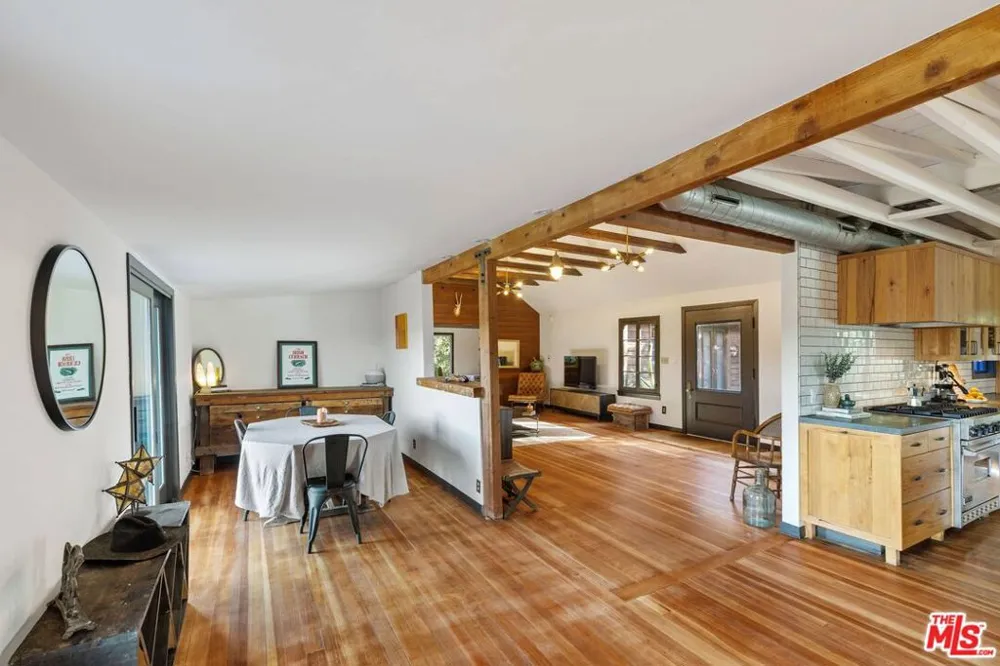 1551 Penny Road Topanga, CA 90290