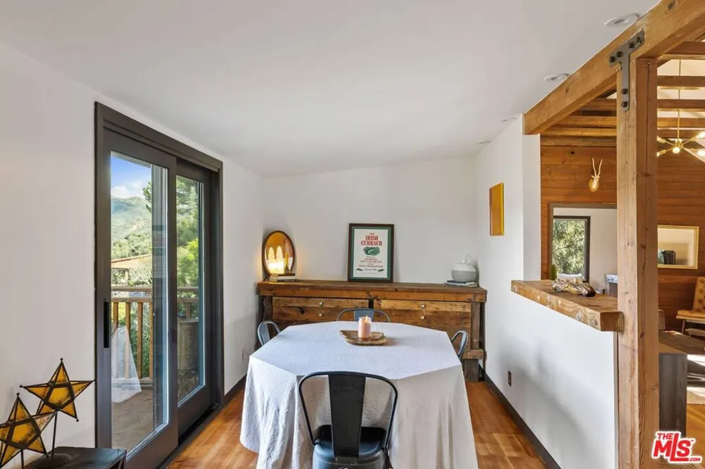 1551 Penny Road Topanga, CA 90290