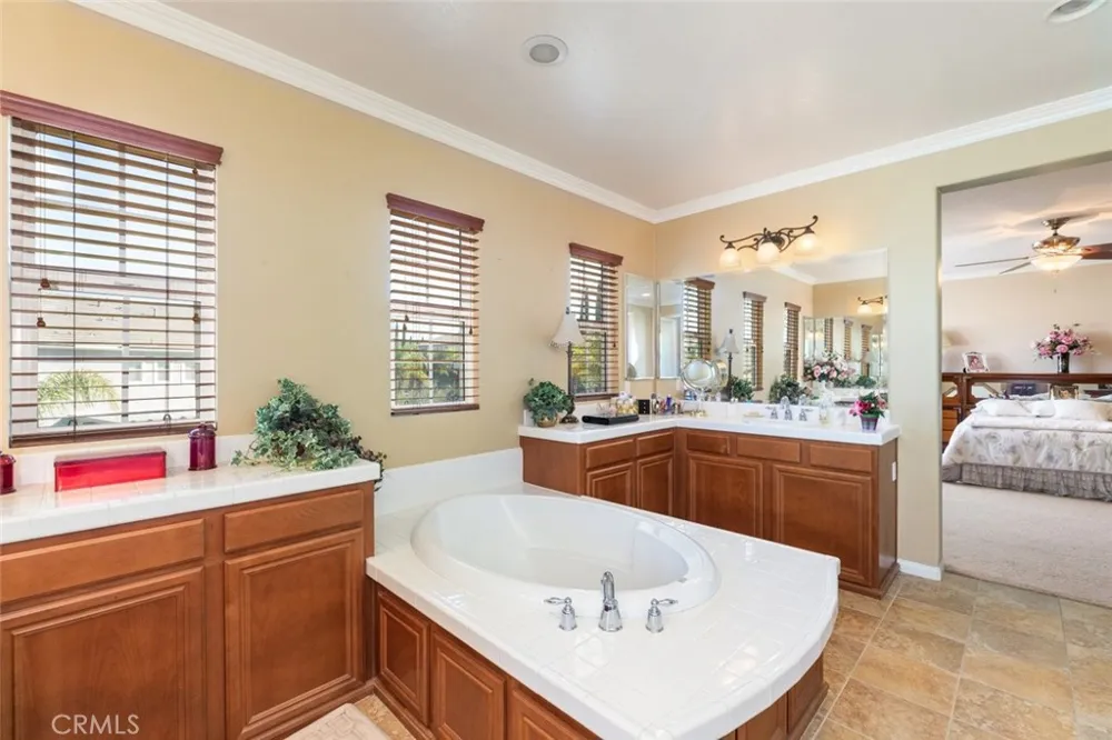 30085 Trois Valley Murrieta, CA 92563