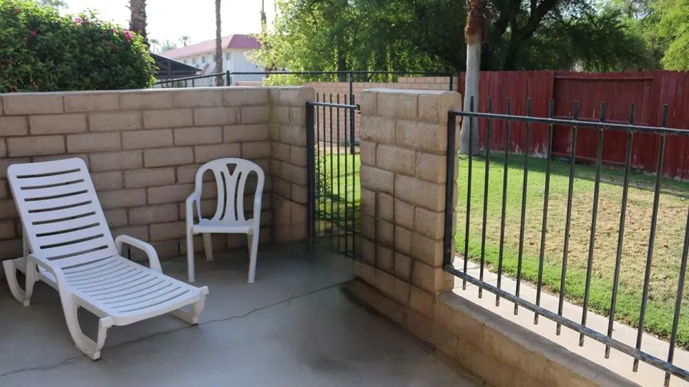 40215 Harris Lane Palm Desert, CA 92211