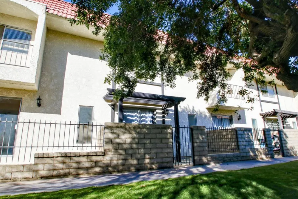 40215 Harris Lane Palm Desert, CA 92211