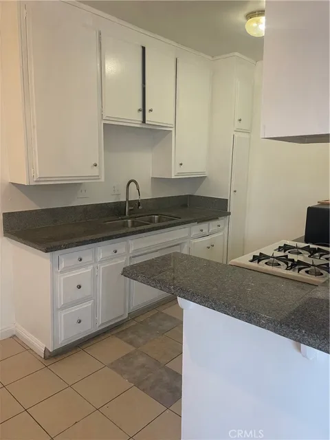 15900 Vanowen #12A