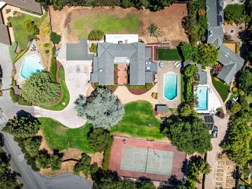730 Mora Drive Los Altos, CA 94024