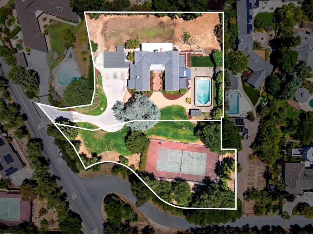 730 Mora Drive Los Altos, CA 94024