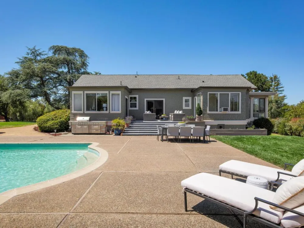 730 Mora Drive Los Altos, CA 94024