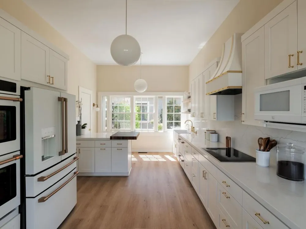 730 Mora Drive Los Altos, CA 94024