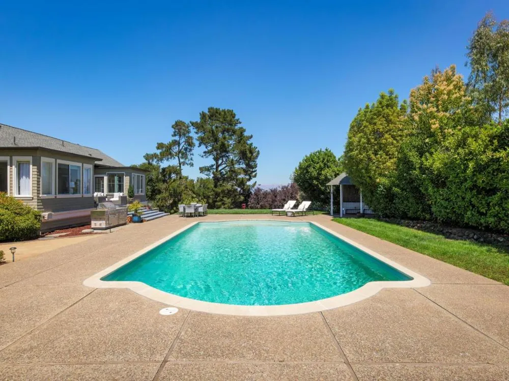 730 Mora Drive Los Altos, CA 94024