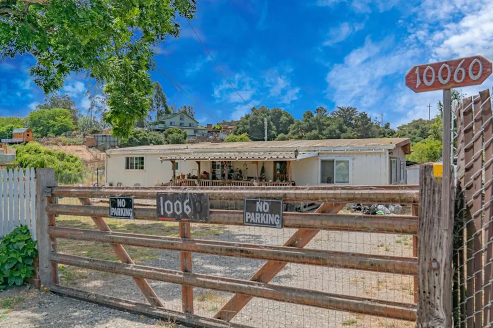 10050 Reese Circle Salinas, CA 93907