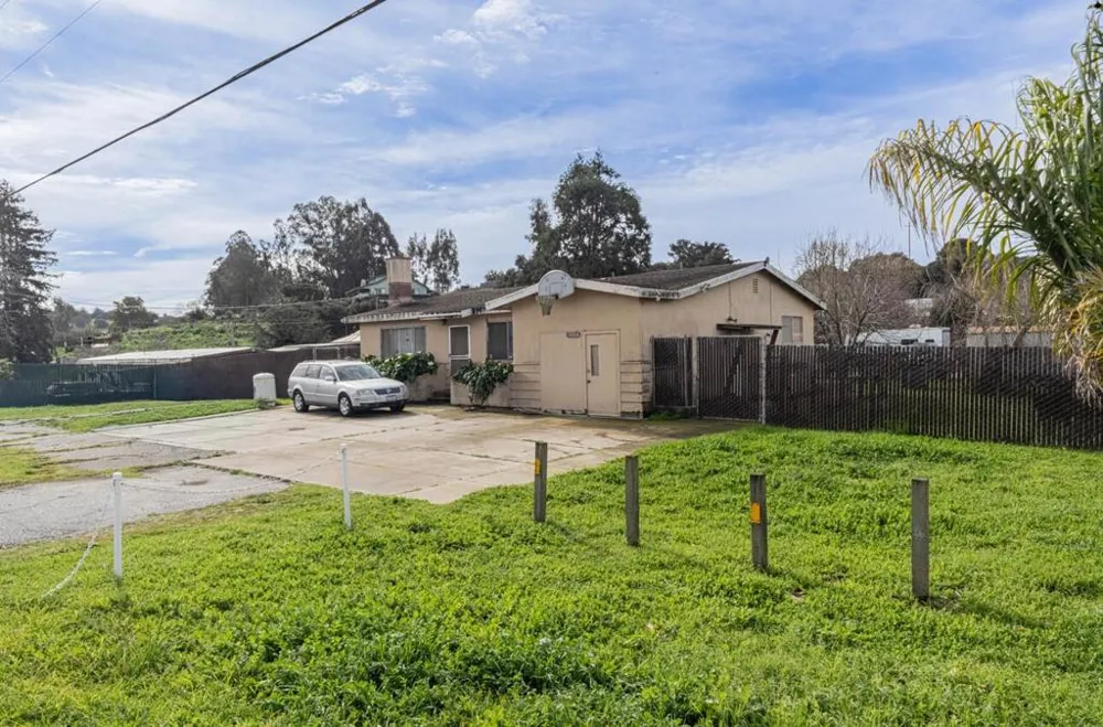 10050 Reese Circle Salinas, CA 93907