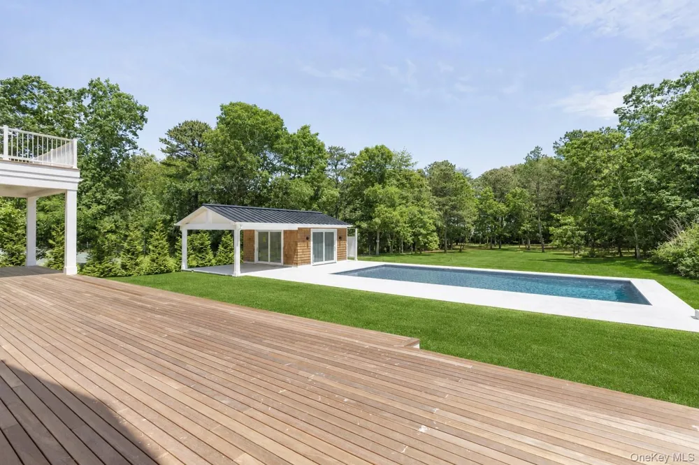 34 Old Main Road Quogue, NY 11959