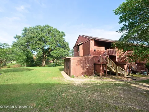 208 Lakeside Villa