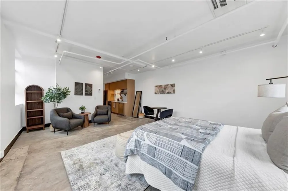 1805 HARVARD AVENUE #306 College Park, GA 30337