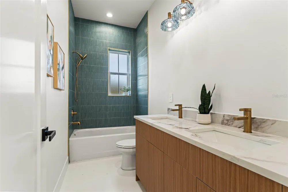 10194 HODSON PLACE Seminole, FL 33776