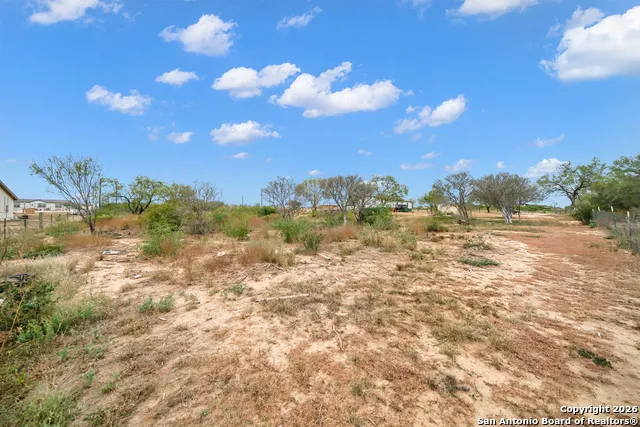 138 County Road 2665 Devine, TX 78016