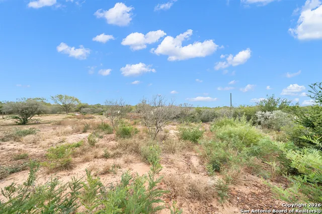 138 County Road 2665 Devine, TX 78016