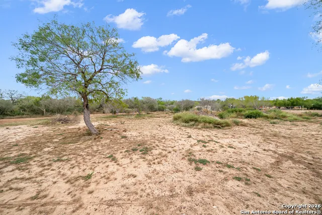 138 County Road 2665 Devine, TX 78016
