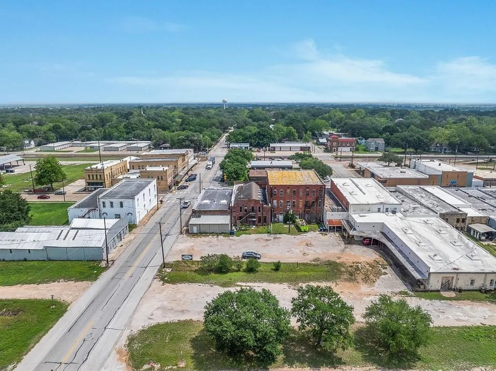 107 E Main Street Eagle Lake, TX 77434