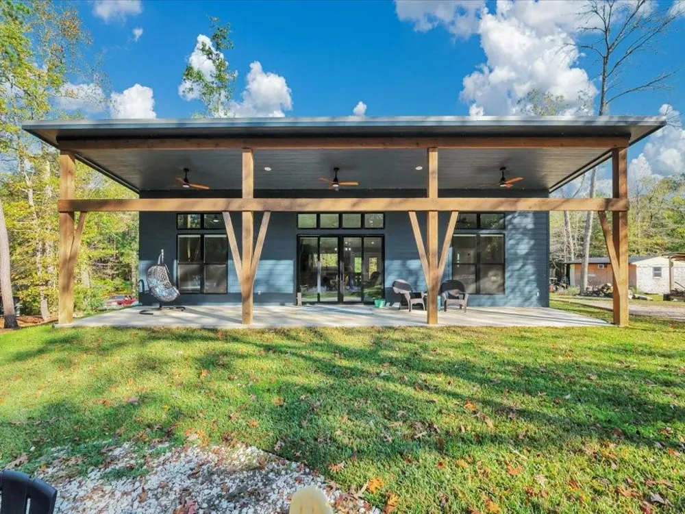 1185 County Road 4921 Etoile, TX 75944