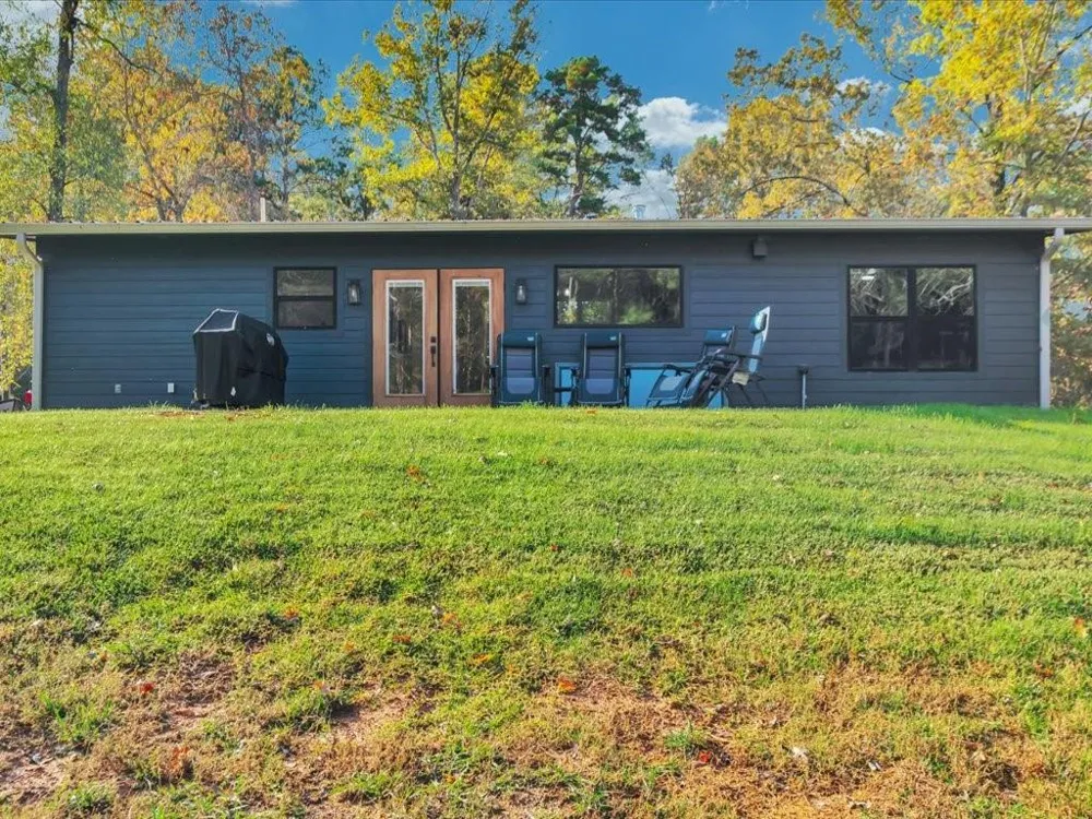 1185 County Road 4921 Etoile, TX 75944