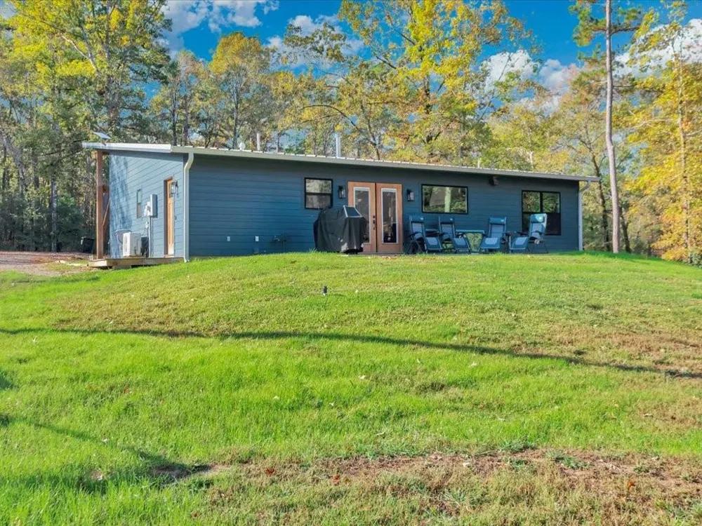 1185 County Road 4921 Etoile, TX 75944