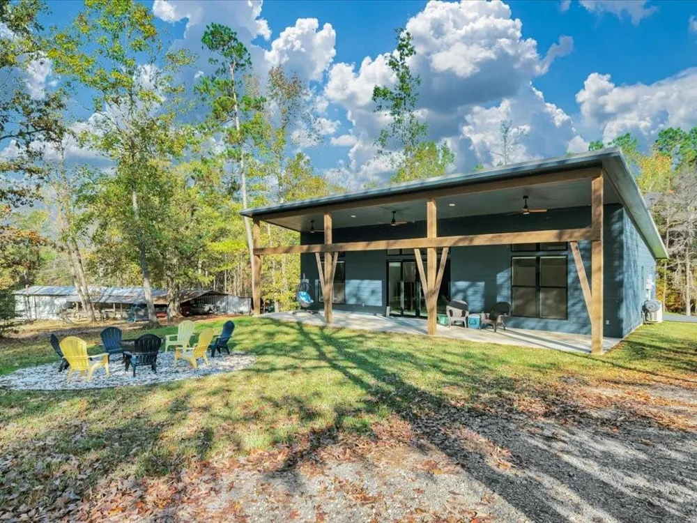 1185 County Road 4921 Etoile, TX 75944