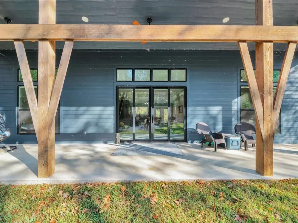 1185 County Road 4921 Etoile, TX 75944