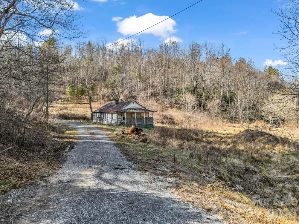 530 Mine Creek Road Bakersville, NC 28705