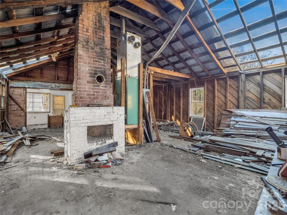 530 Mine Creek Road Bakersville, NC 28705
