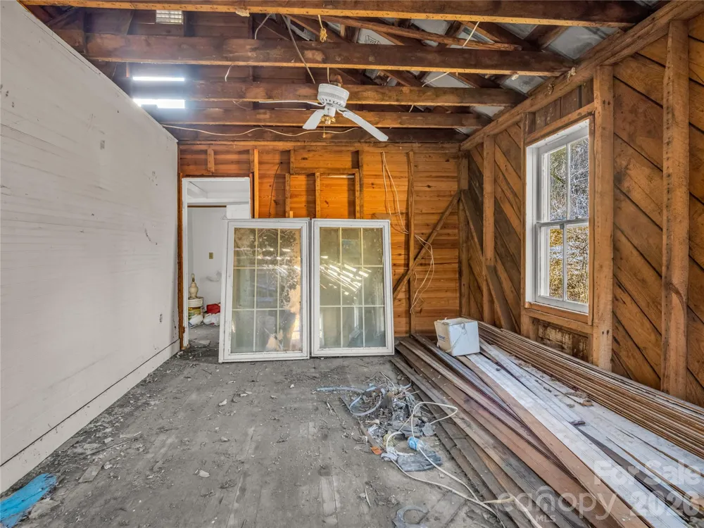 530 Mine Creek Road Bakersville, NC 28705