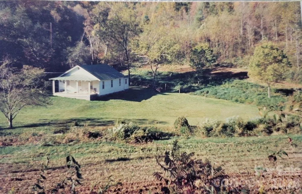 530 Mine Creek Road Bakersville, NC 28705
