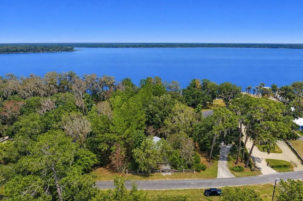 21103 NE 117TH AVENUE Waldo, FL 32694