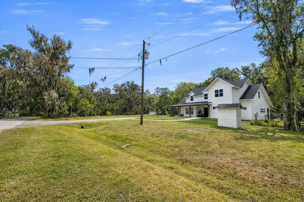 21103 NE 117TH AVENUE Waldo, FL 32694
