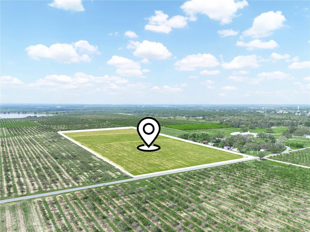 MAXCY QUARTERS ROAD Frostproof, FL 33843