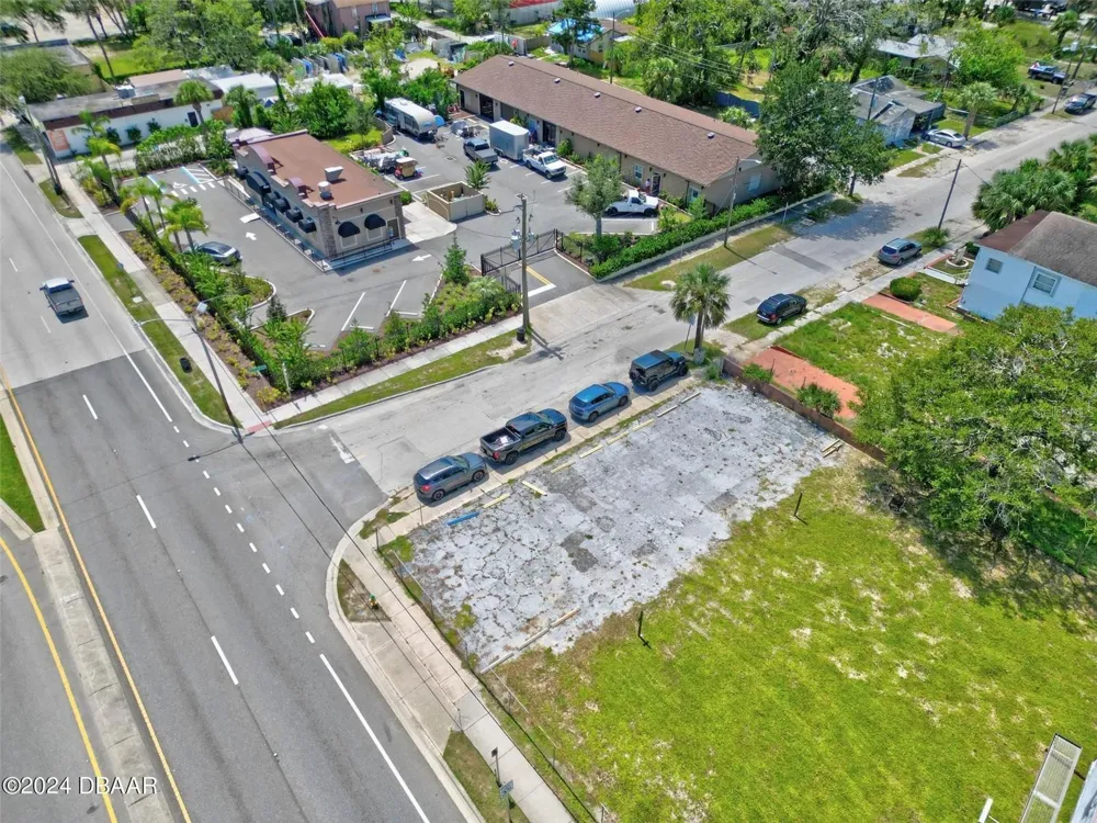 RIDGEWOOD AVENUE Daytona Beach, FL 32114