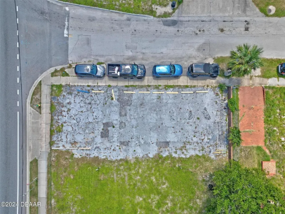 RIDGEWOOD AVENUE Daytona Beach, FL 32114