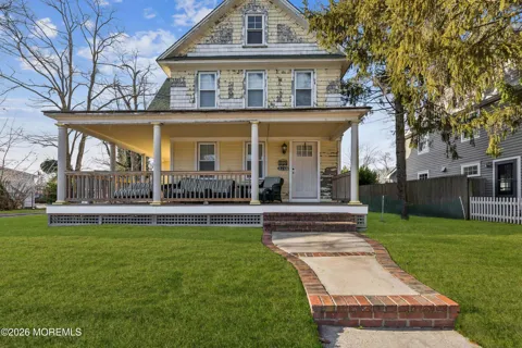 909 Arnold Avenue