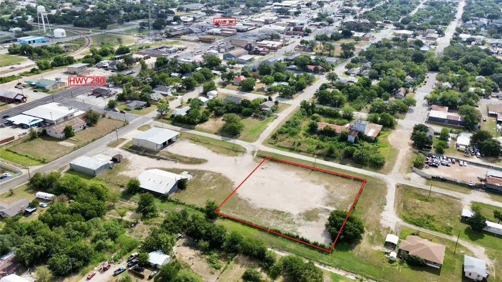 4 S Titus Street Giddings, TX 78942
