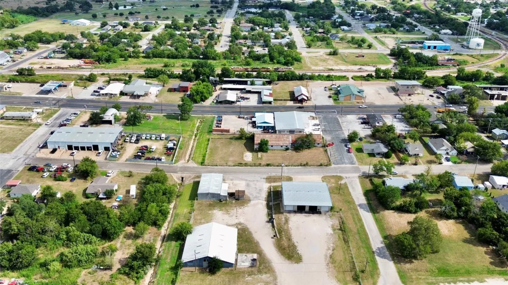 4 S Titus Street Giddings, TX 78942