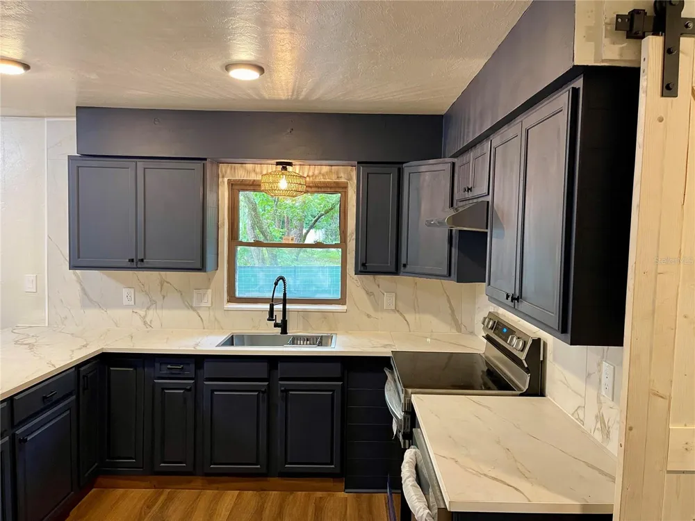 1715 NE 6TH PLACE Gainesville, FL 32641