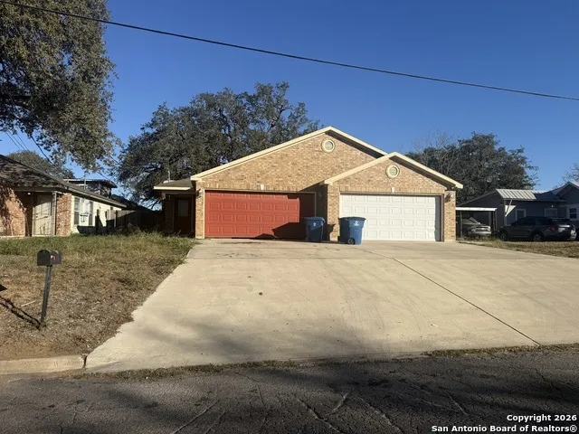 707 Dallas Pleasanton, TX 78064