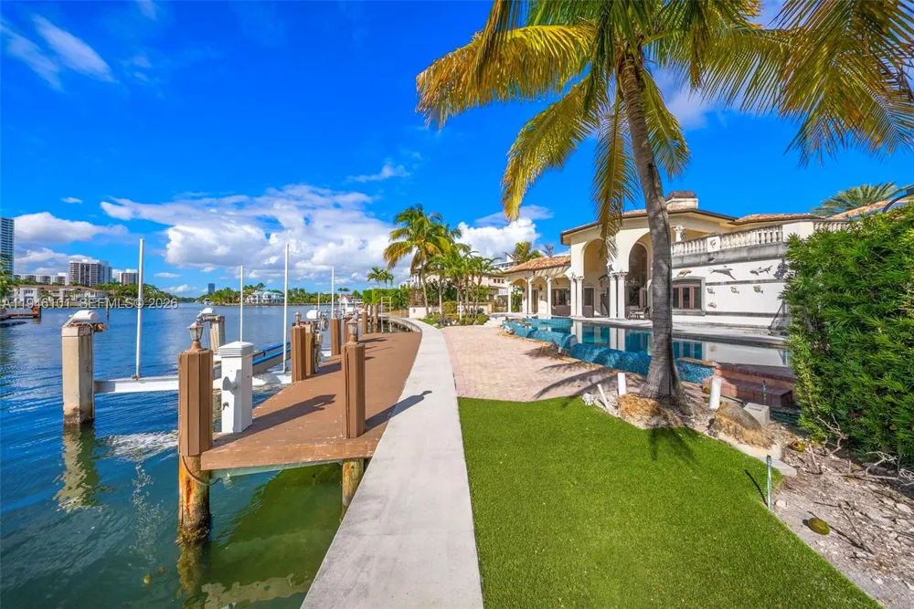 680 Golden Beach Dr Golden Beach, FL 33160